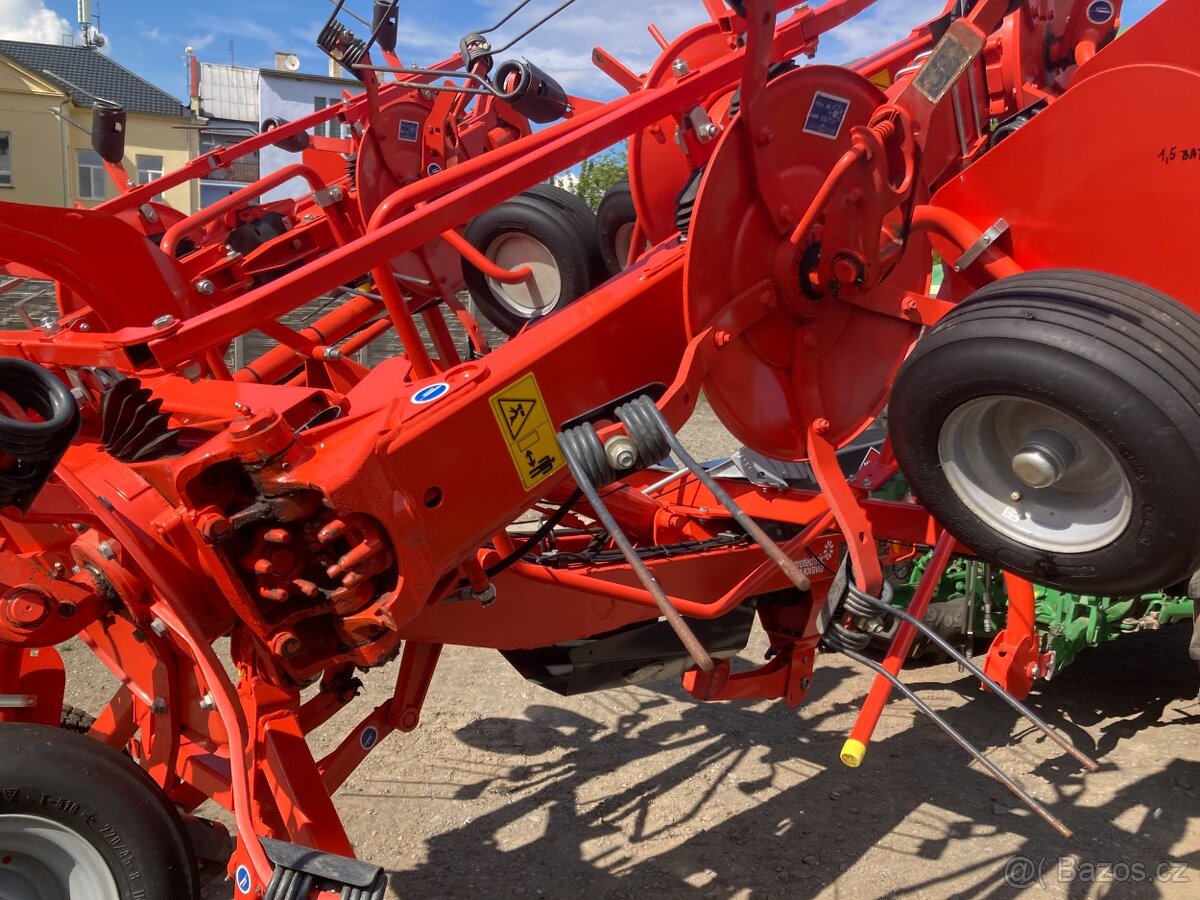Prodám obraceč píce Kuhn 8 rotorů - 6