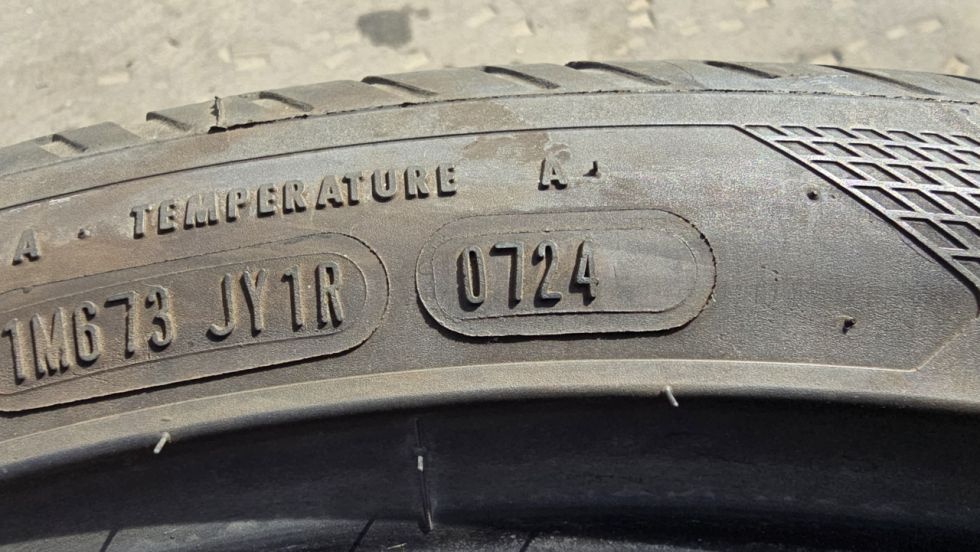 Letní pneu 255/40/20 Good Year - 6
