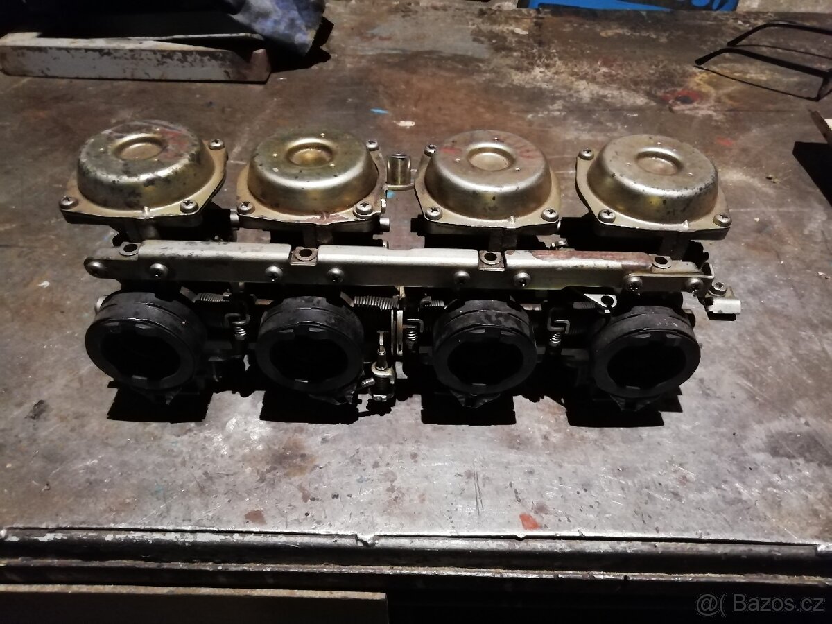 karburace FZ750 - 6