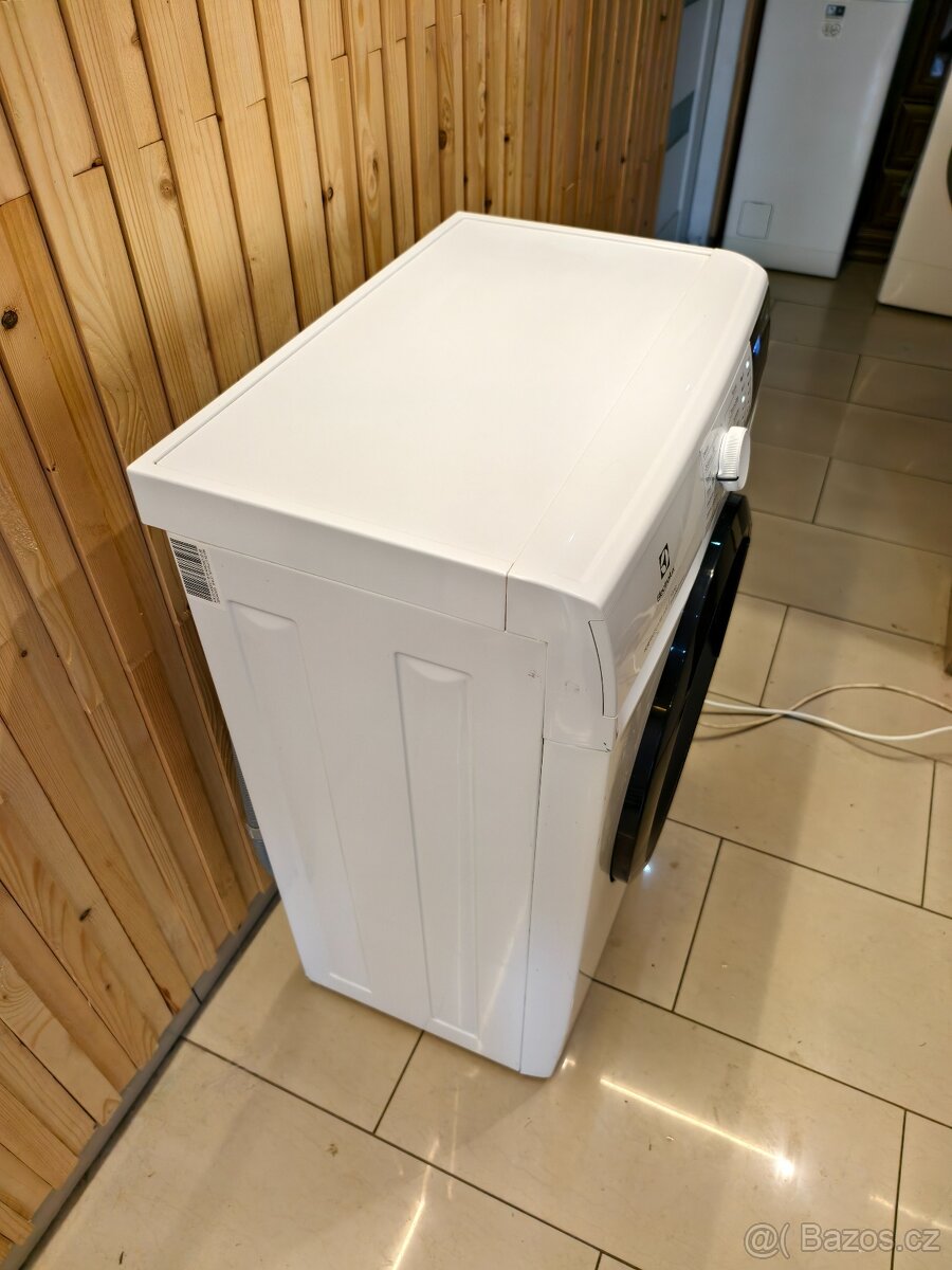 Slim pračka Electrolux 6 kg - 6