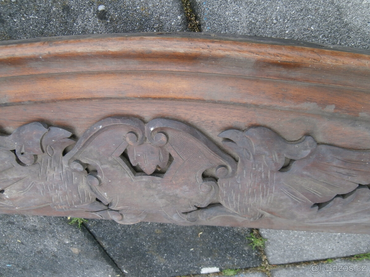 Starožitná dřevěná nástavba lišta vyřezávaná za 600 kč - 6