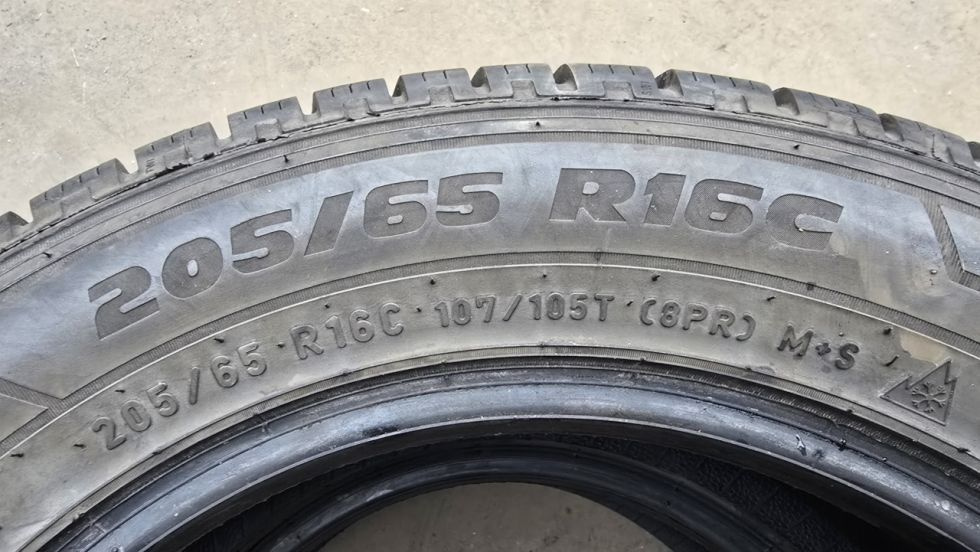 Zimní pneu 205/65/16c Pirelli - 6