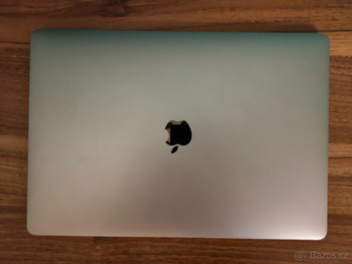 MacBook Pro 15 A1707 | i7 • 16GB • 512GB - 6