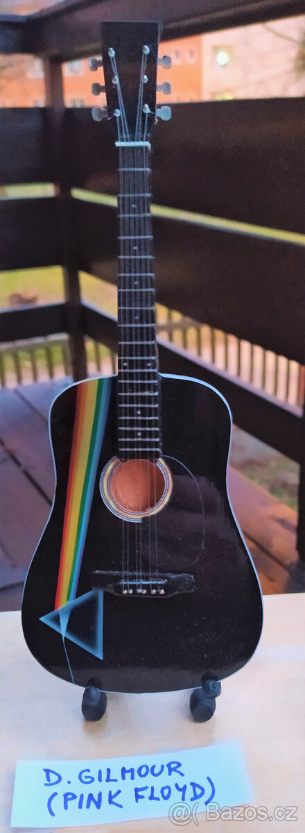 Zmenšené dřevěné repliky kytar k dekoraci (ruční práce) - 6