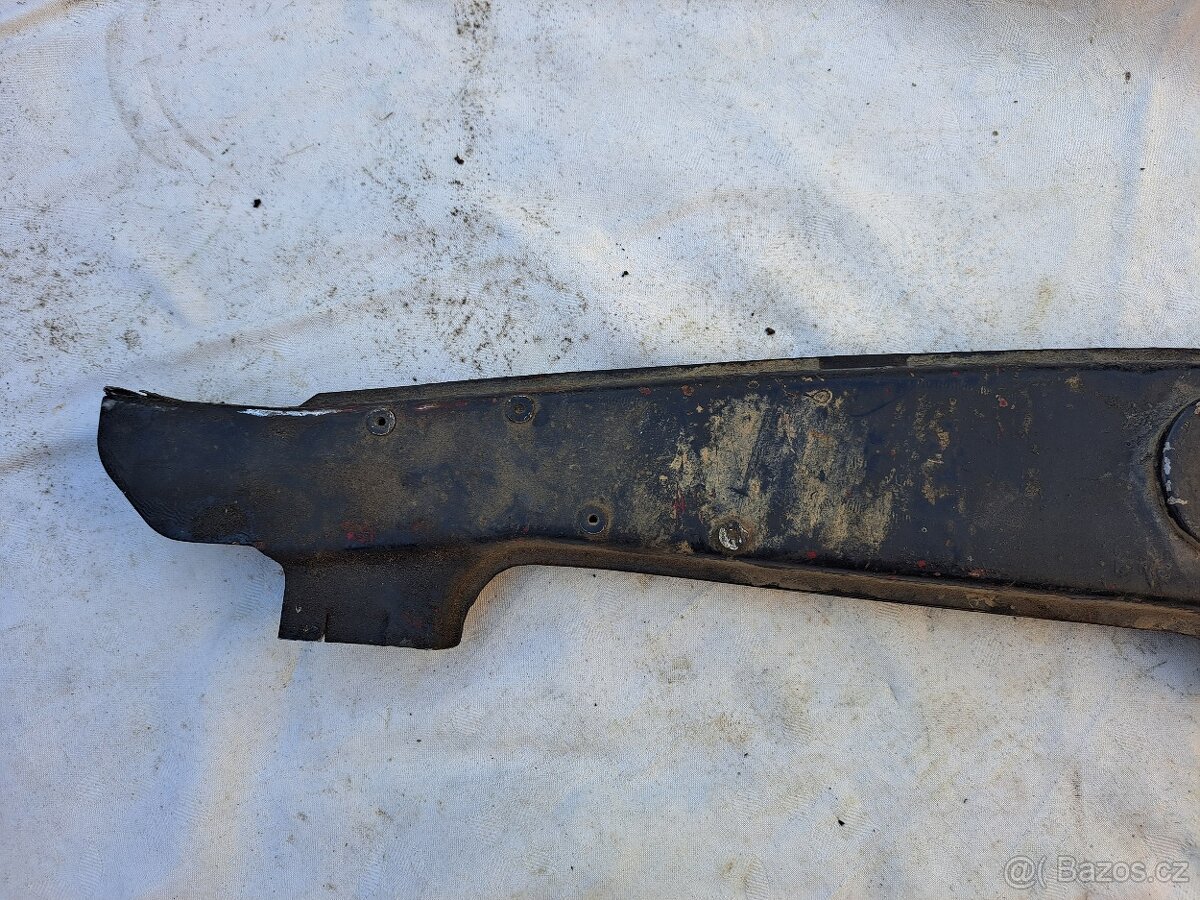 Jawa 250 350 velká kývačka - kryt řetězu - horní polovina - 6