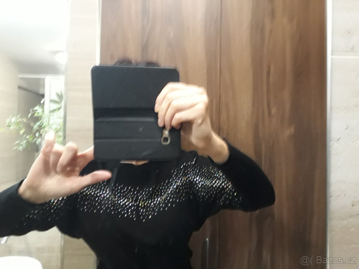 Příjemný efektni svetr vel.38 - 6