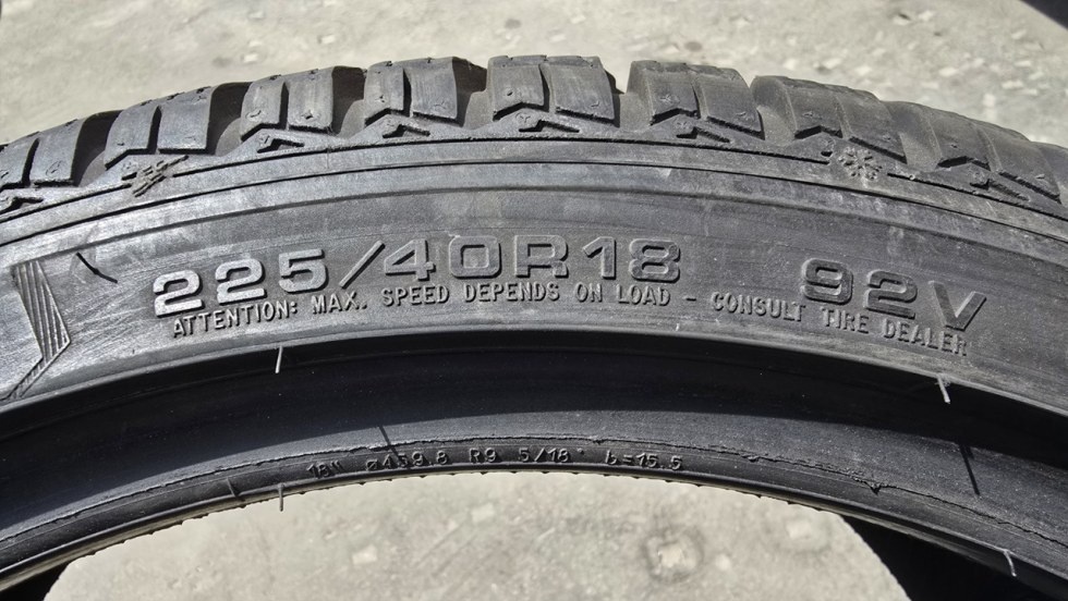 Zimní pneu 225/40/18 Good Year - 6