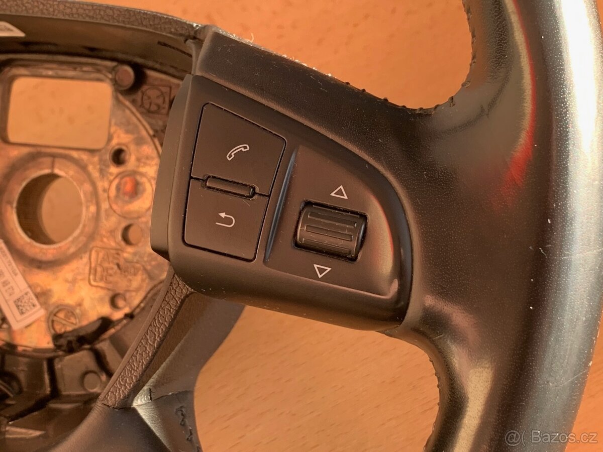 Čtyřramenný multifunkční volant Škoda Octavia 2 Superb 2 - 6