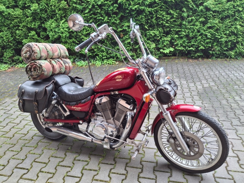 Suzuki VS 800 Intruder - 6