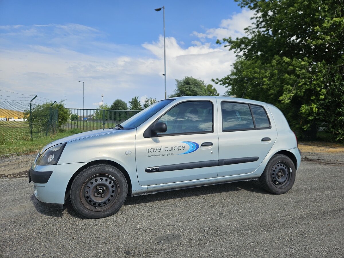 Renault clio 2 facelift - 6