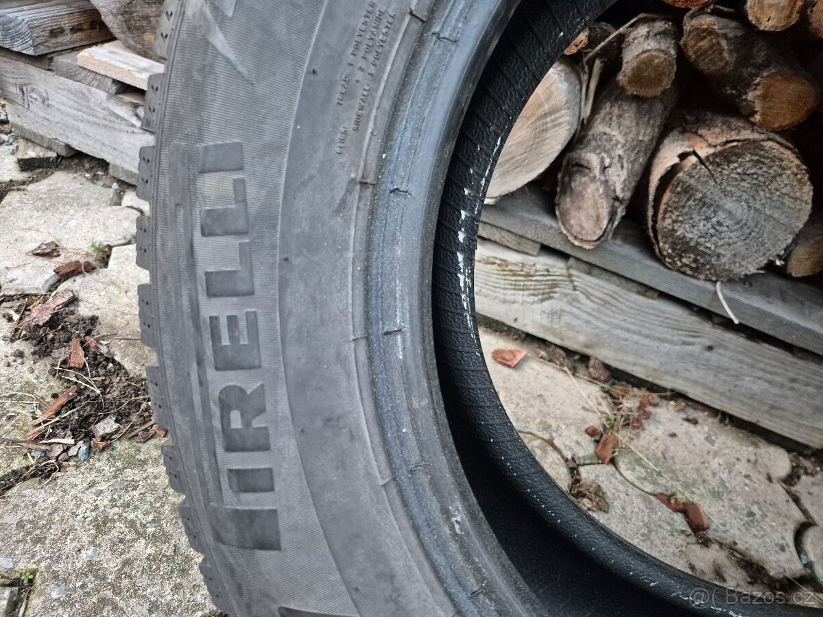 Zimní pneu Pirelli 215 60 R16 - 6