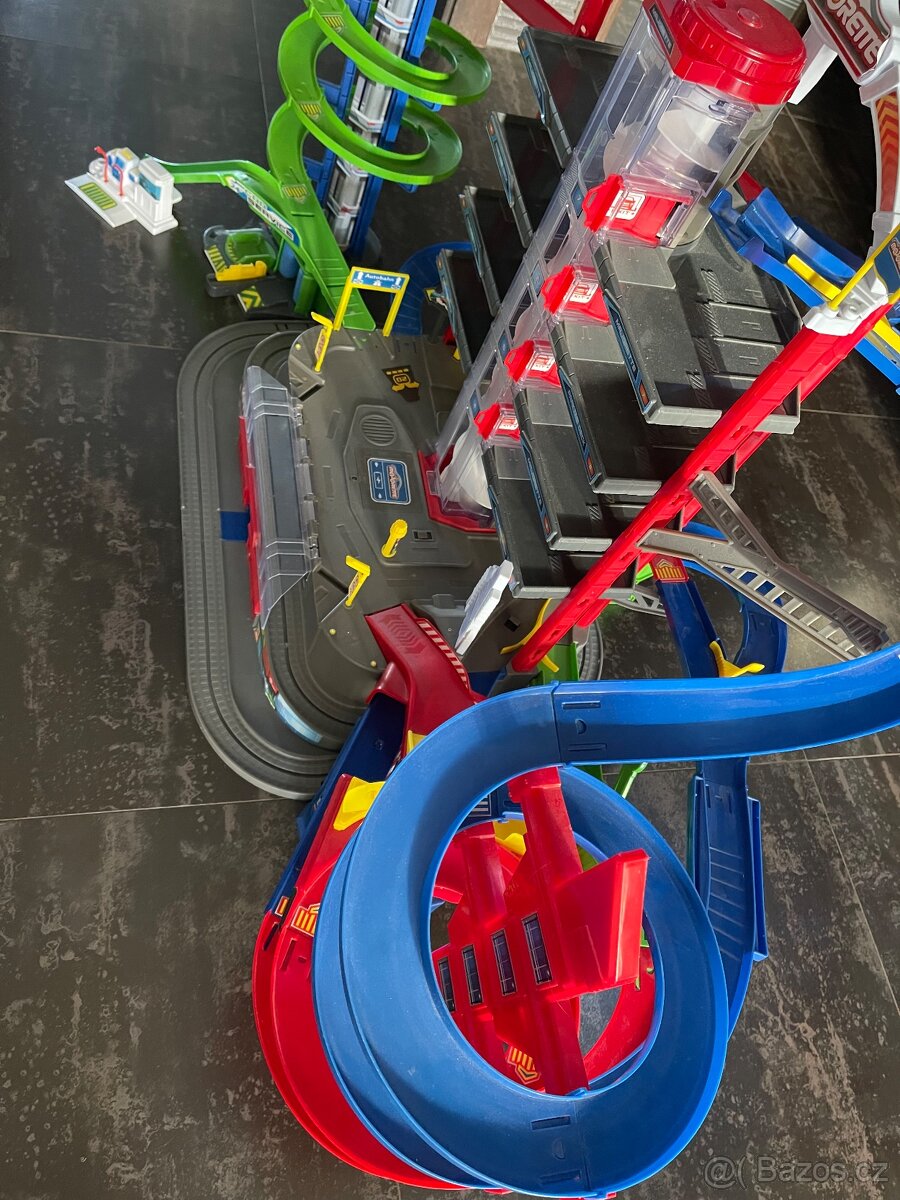 Velká garáž na autíčka - 6