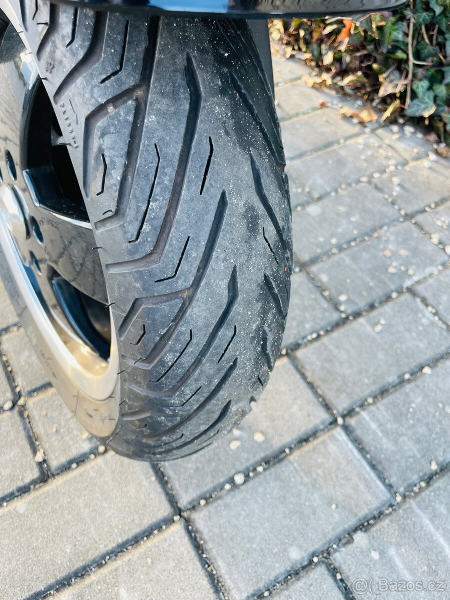 Vespa 300 GTS Super HPE 18kW - 6