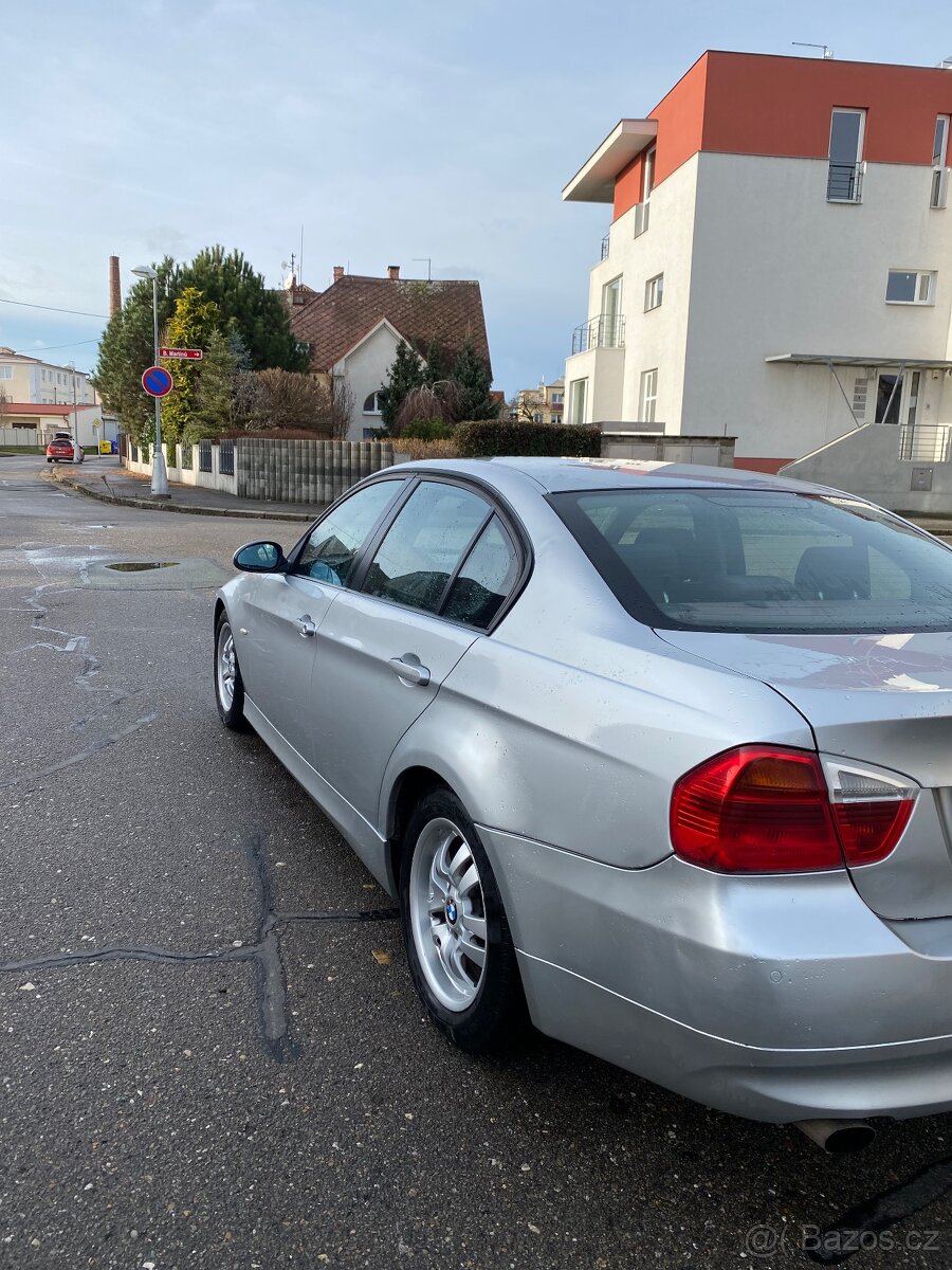BMW E90 318d - 6