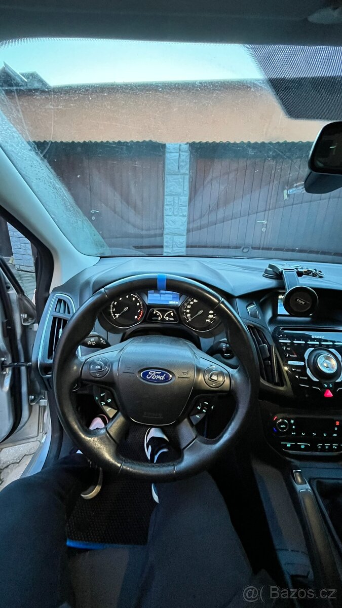 Ford Focus 3 Hatchback - 6