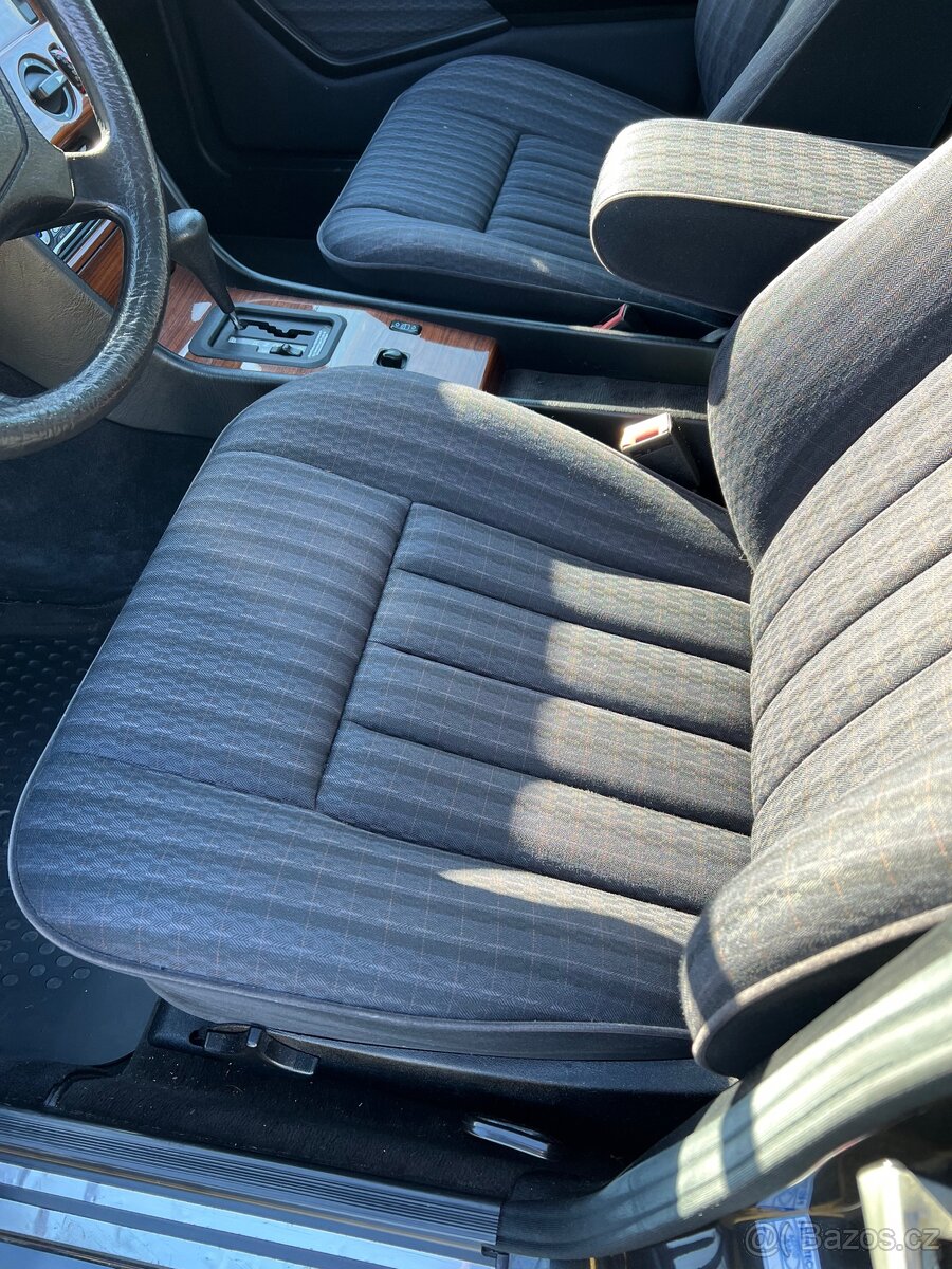 Snížená cena -Mercedes-Benz E220 Typ 11960 - 6