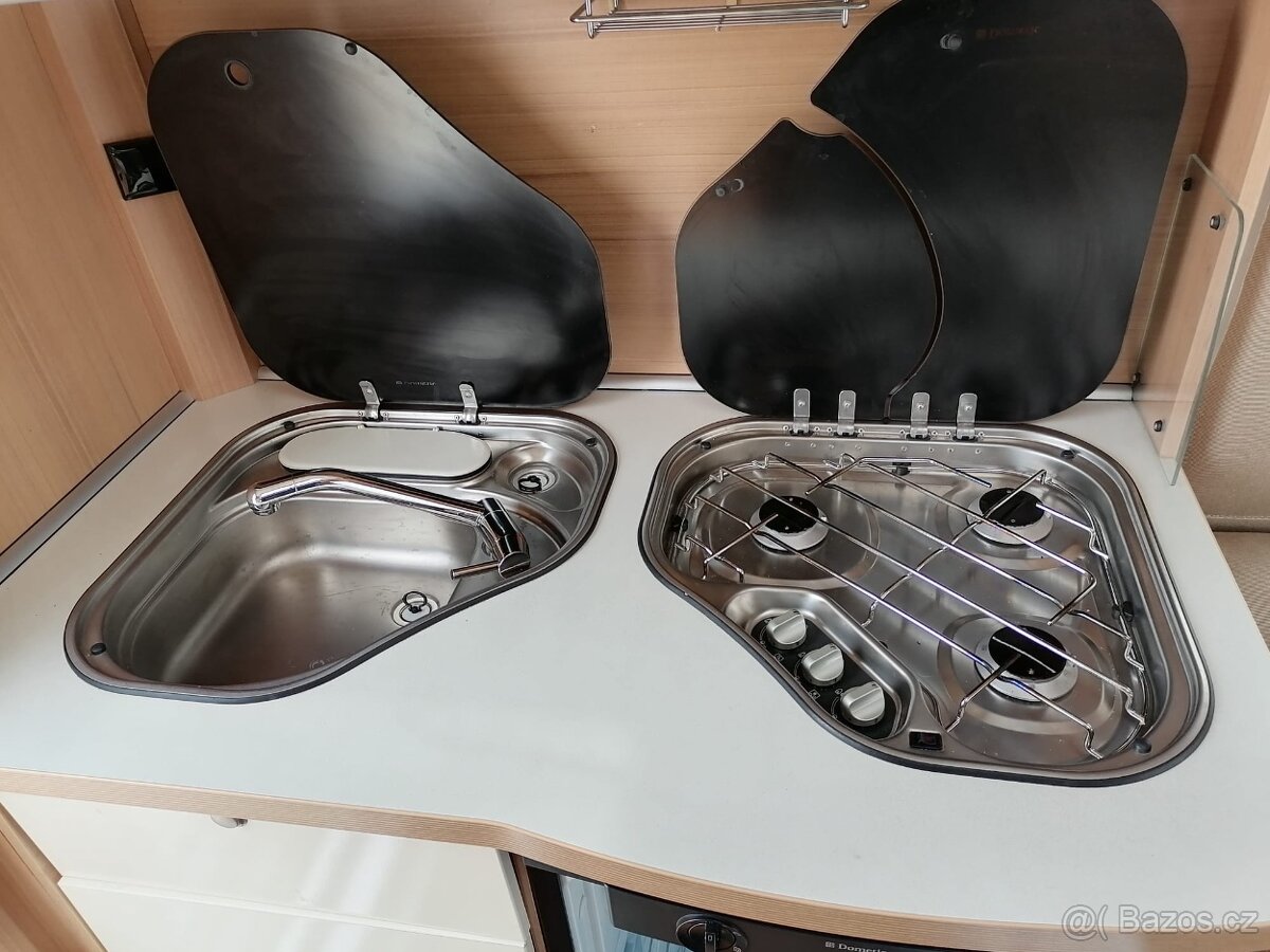 Karavan Weltbummler T.E.C, Kuchyňka, Koupelna,Topeni - 6
