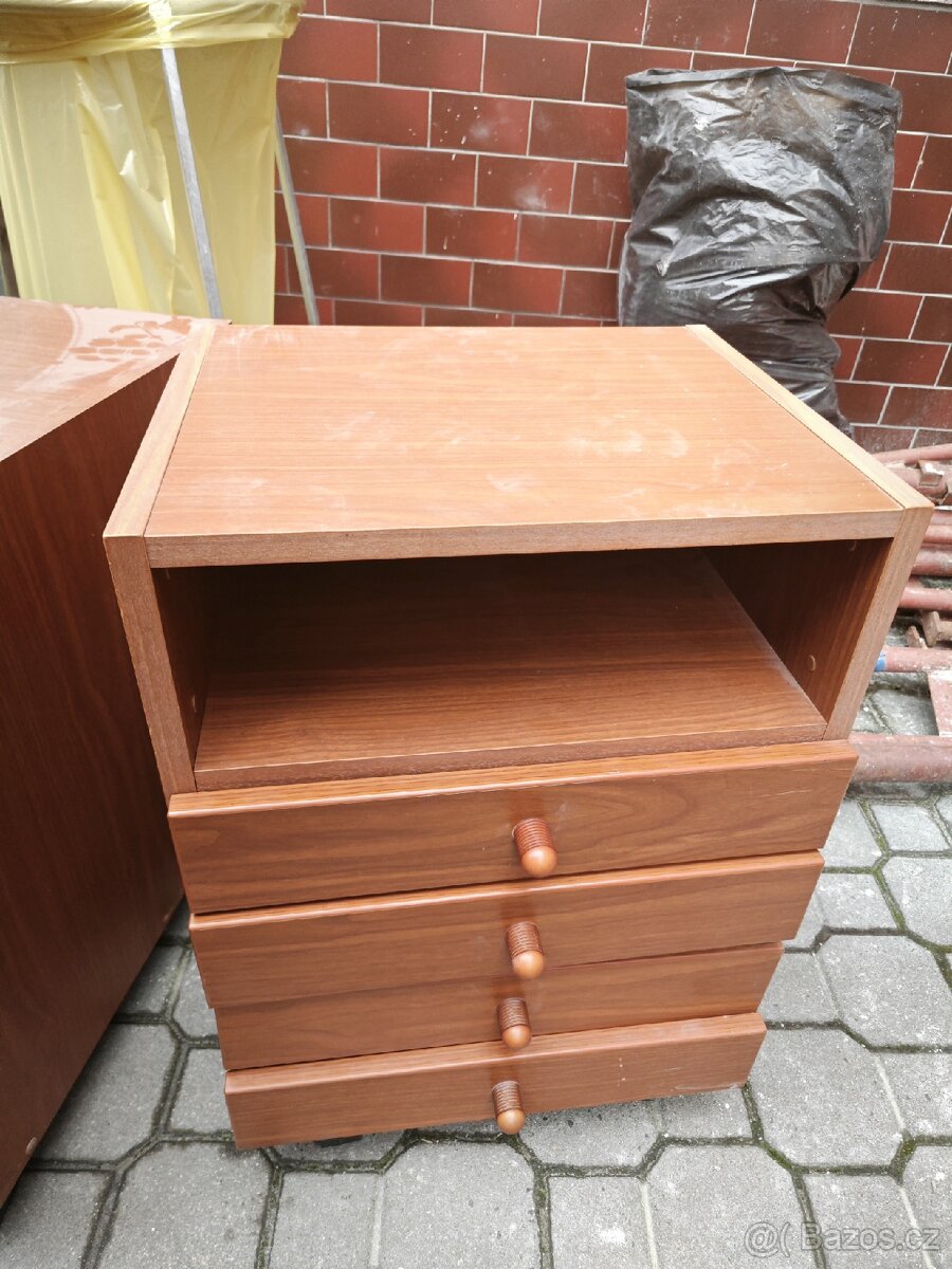 Stoly a kontejnery - kancelářský nabytek - 6