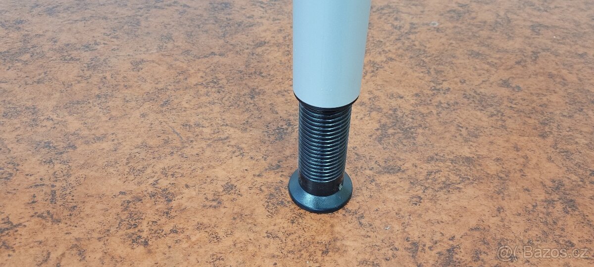 Kancelářský stůl - 6