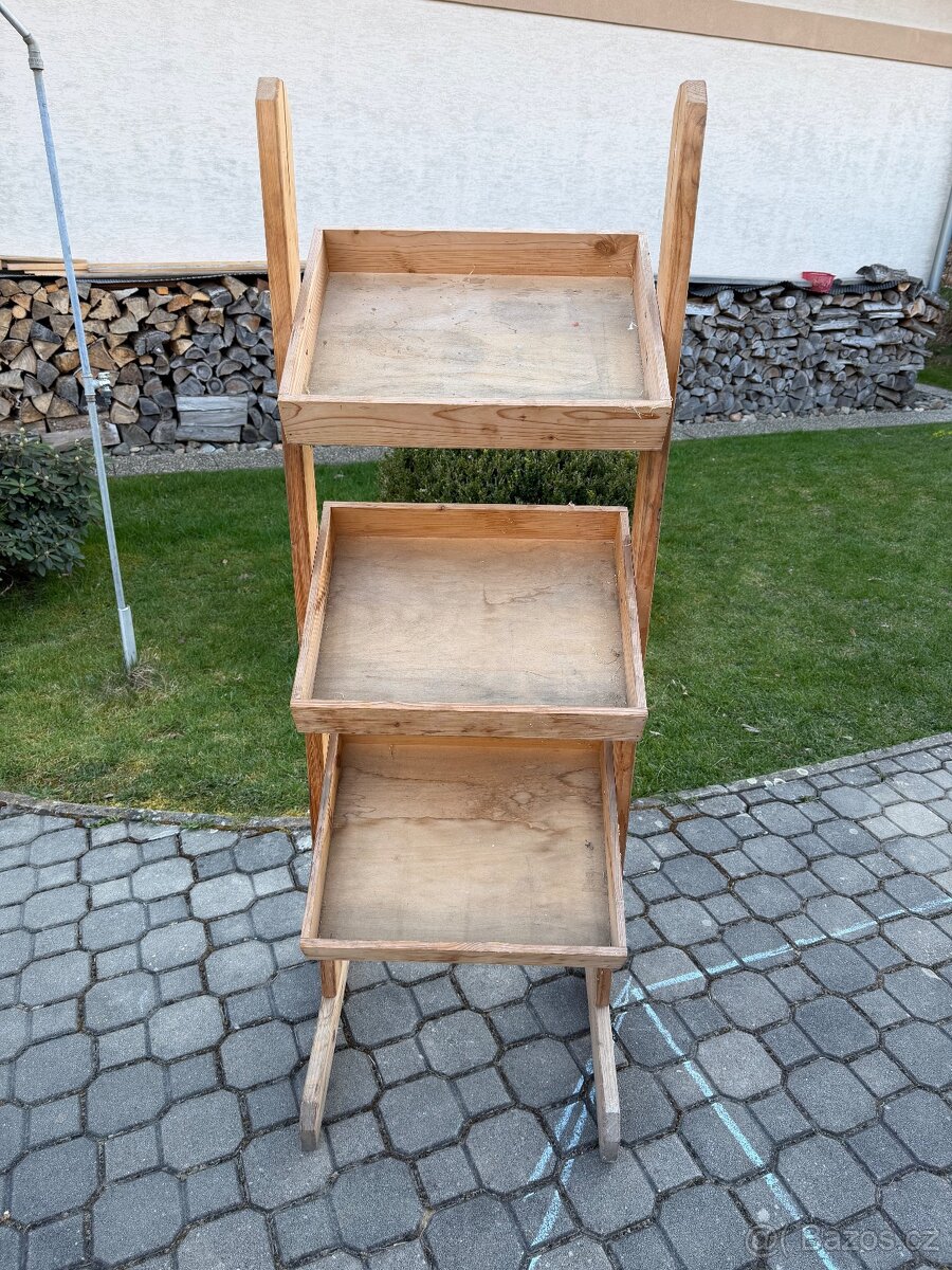 Dřevěné regály - 6