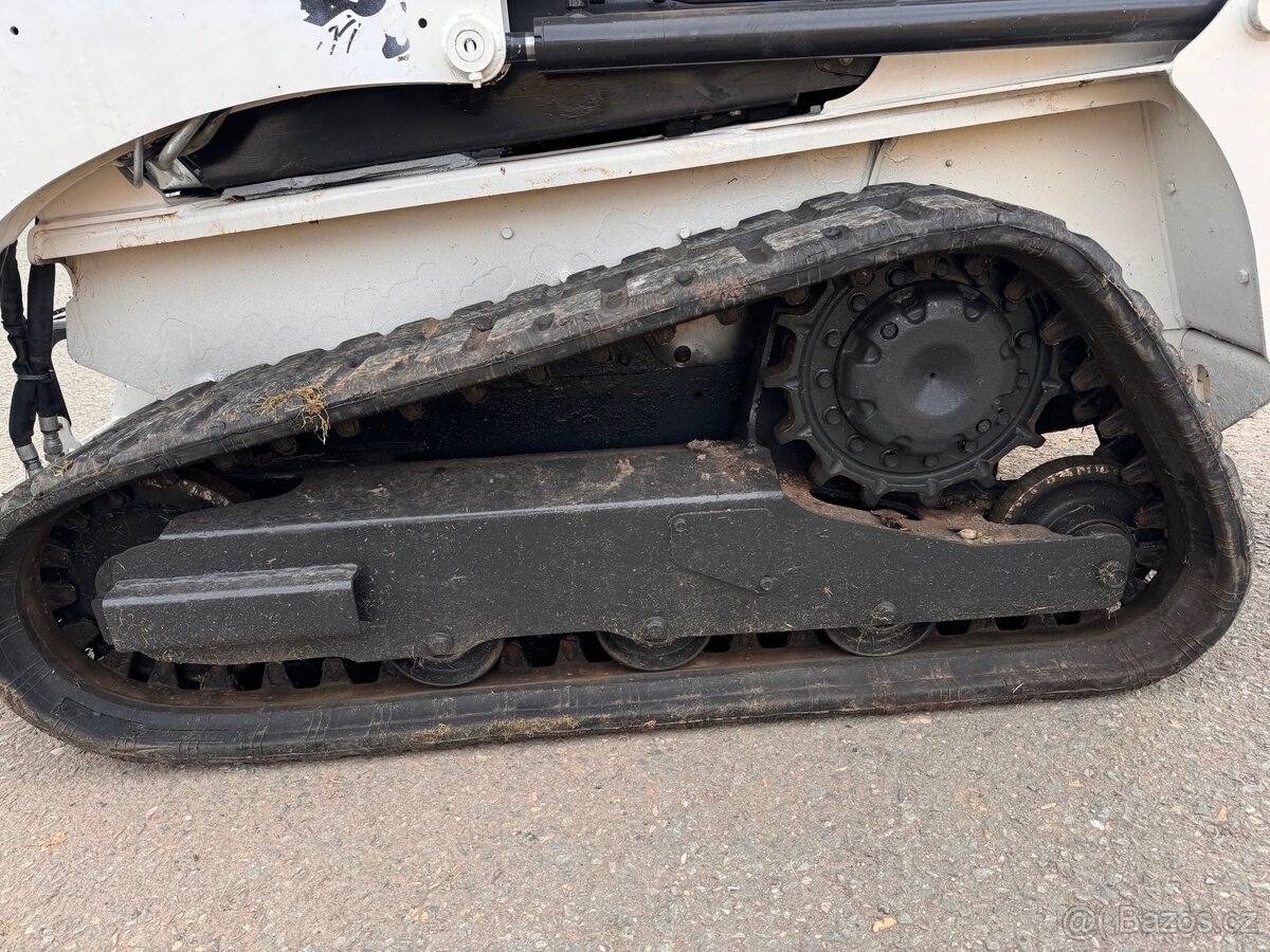 Pasovy smykovy Bobcat T450 2019 rok - 6