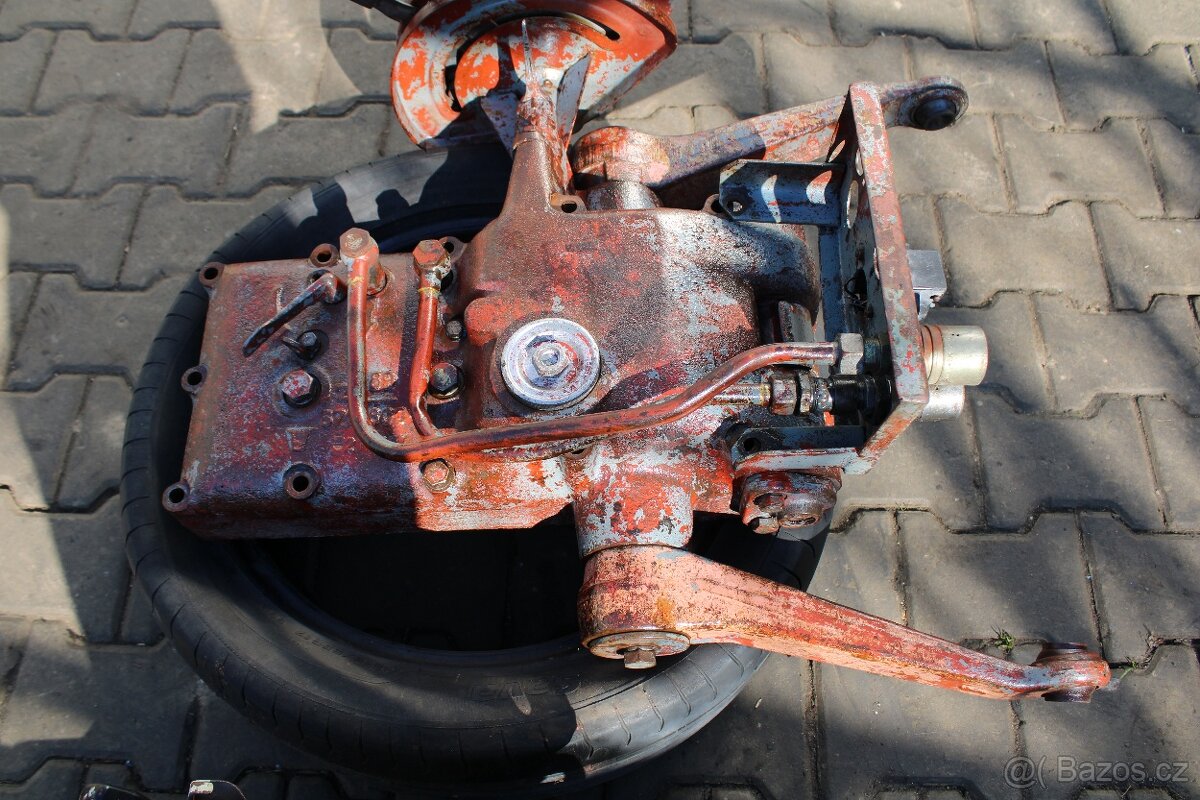 Zetor 6911 7011 a podobné víko hydrauliky - 6