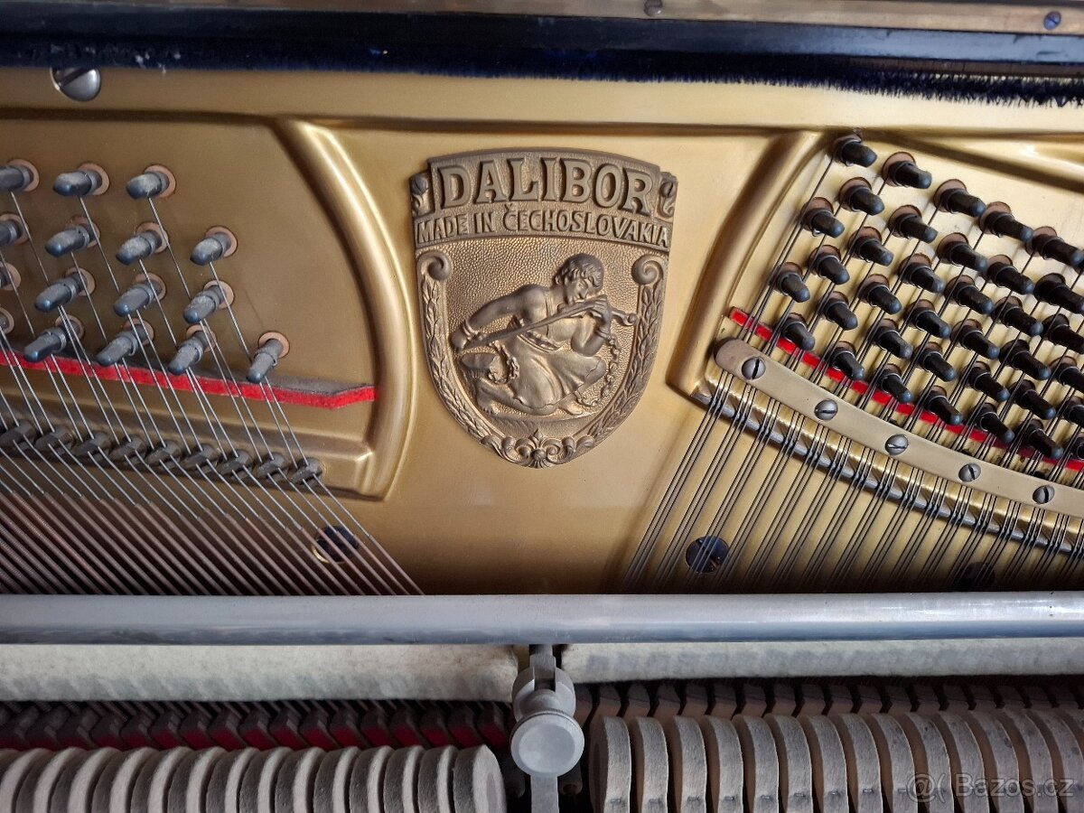 Pianino Dalibor + nastavitelná židlička - 6