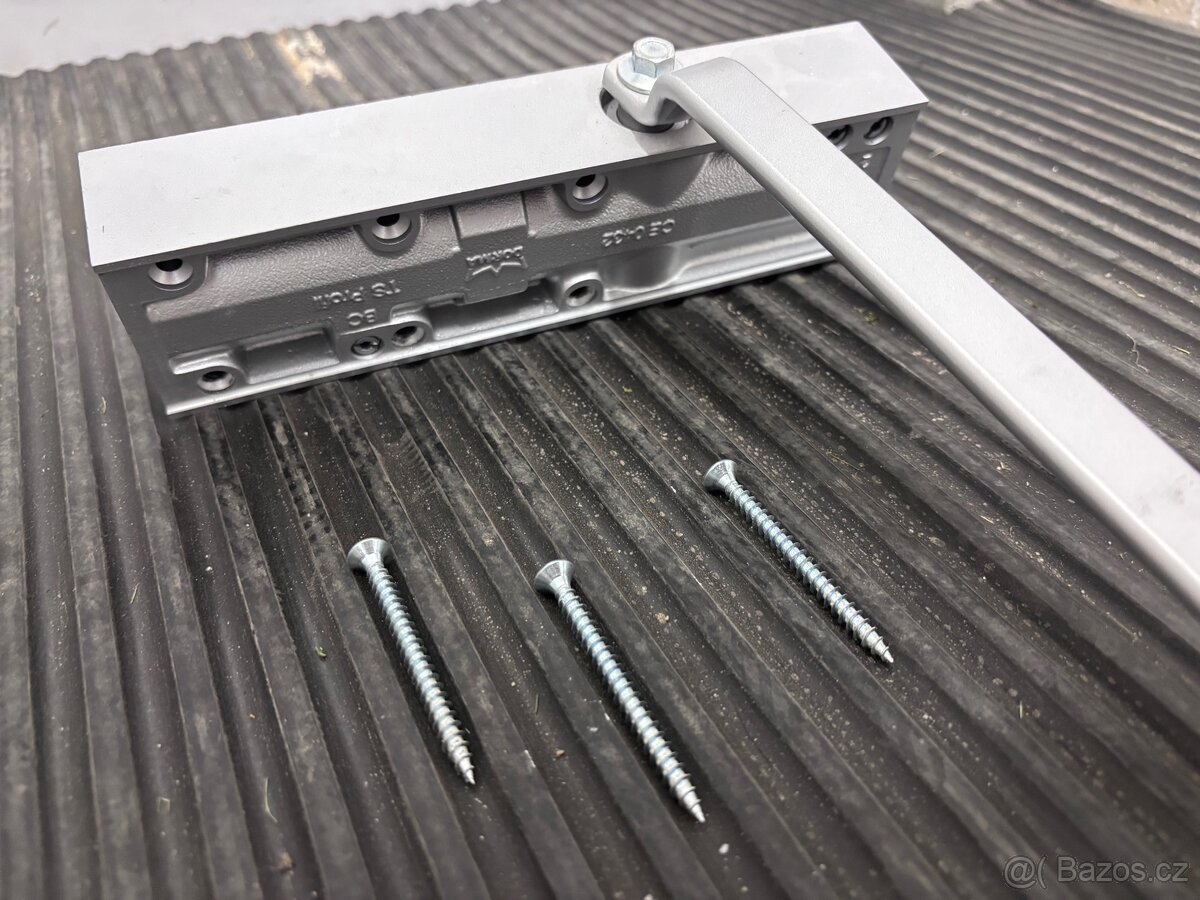 Dveřní zavírač - 6