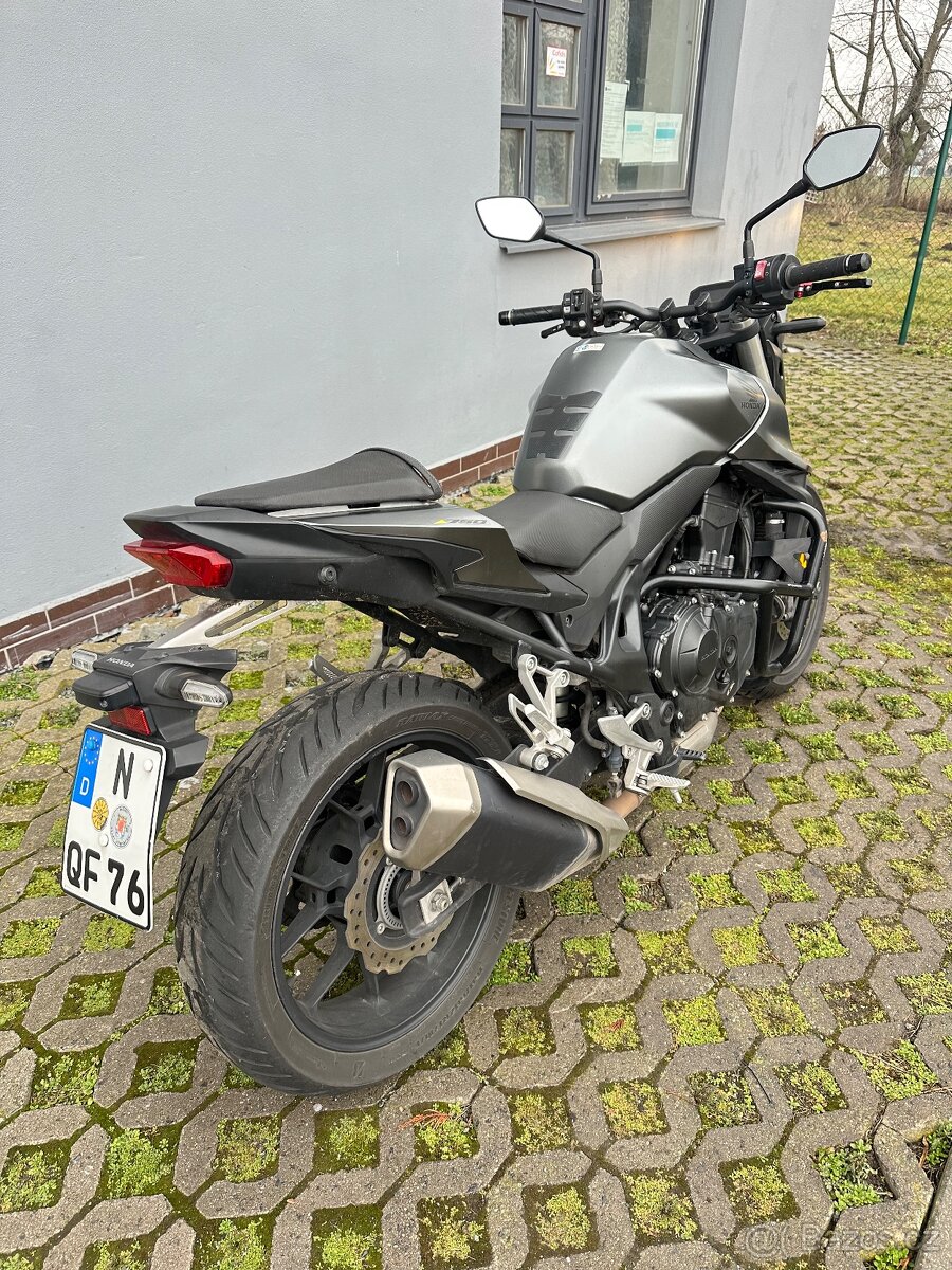 Honda cb750 Hornet - 6