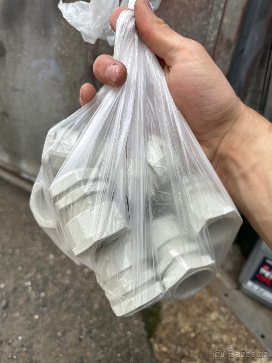 Průchodky na kabely různé průměry - 6