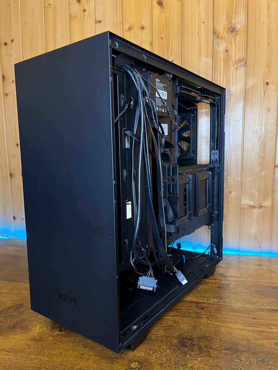Počítačová skříň NZXT - 6