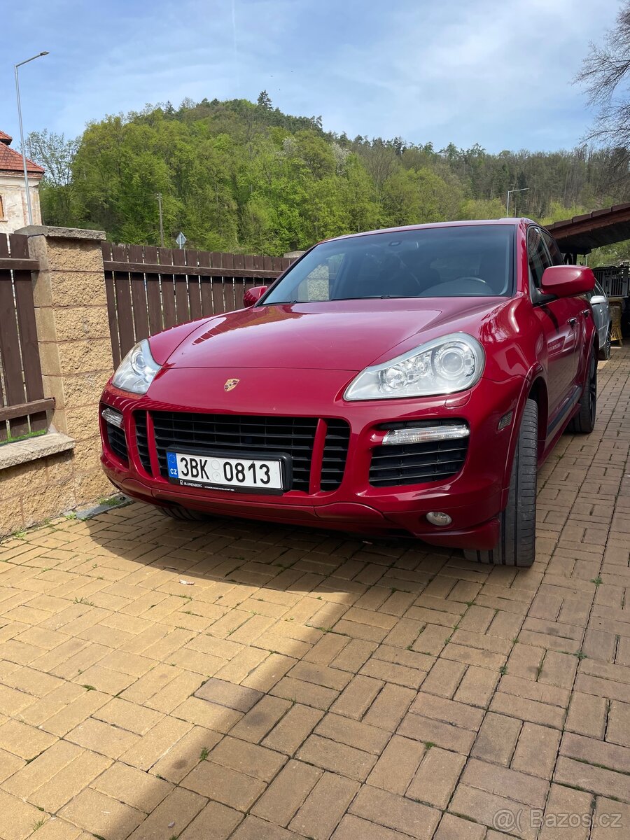 Porsche Cayenne GTS - 6