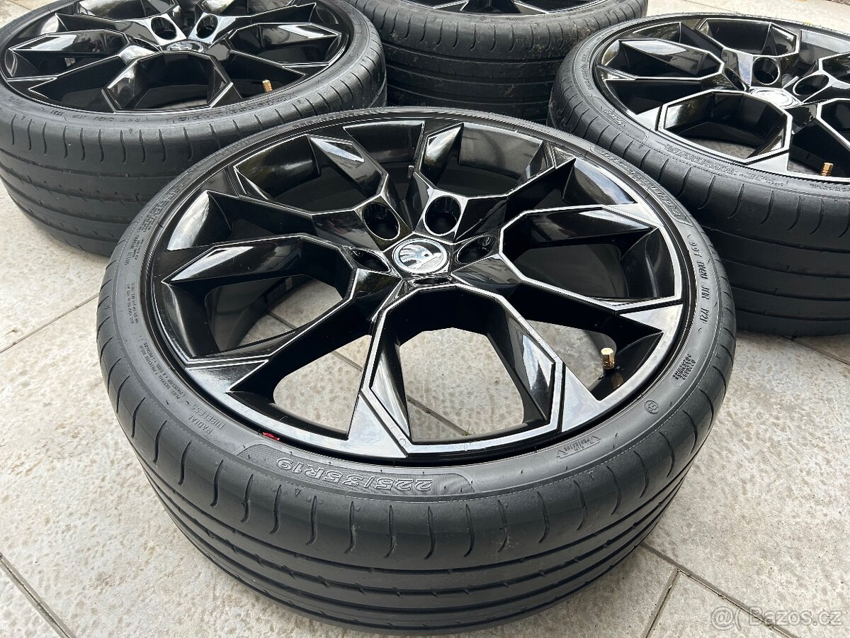 Alu kola R19 Škoda Octavia 3 RS - 6