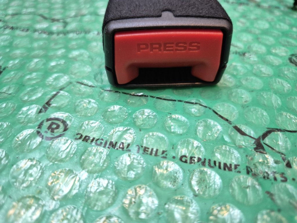 Škoda Yeti zámek bezpečnostního pásu - 6