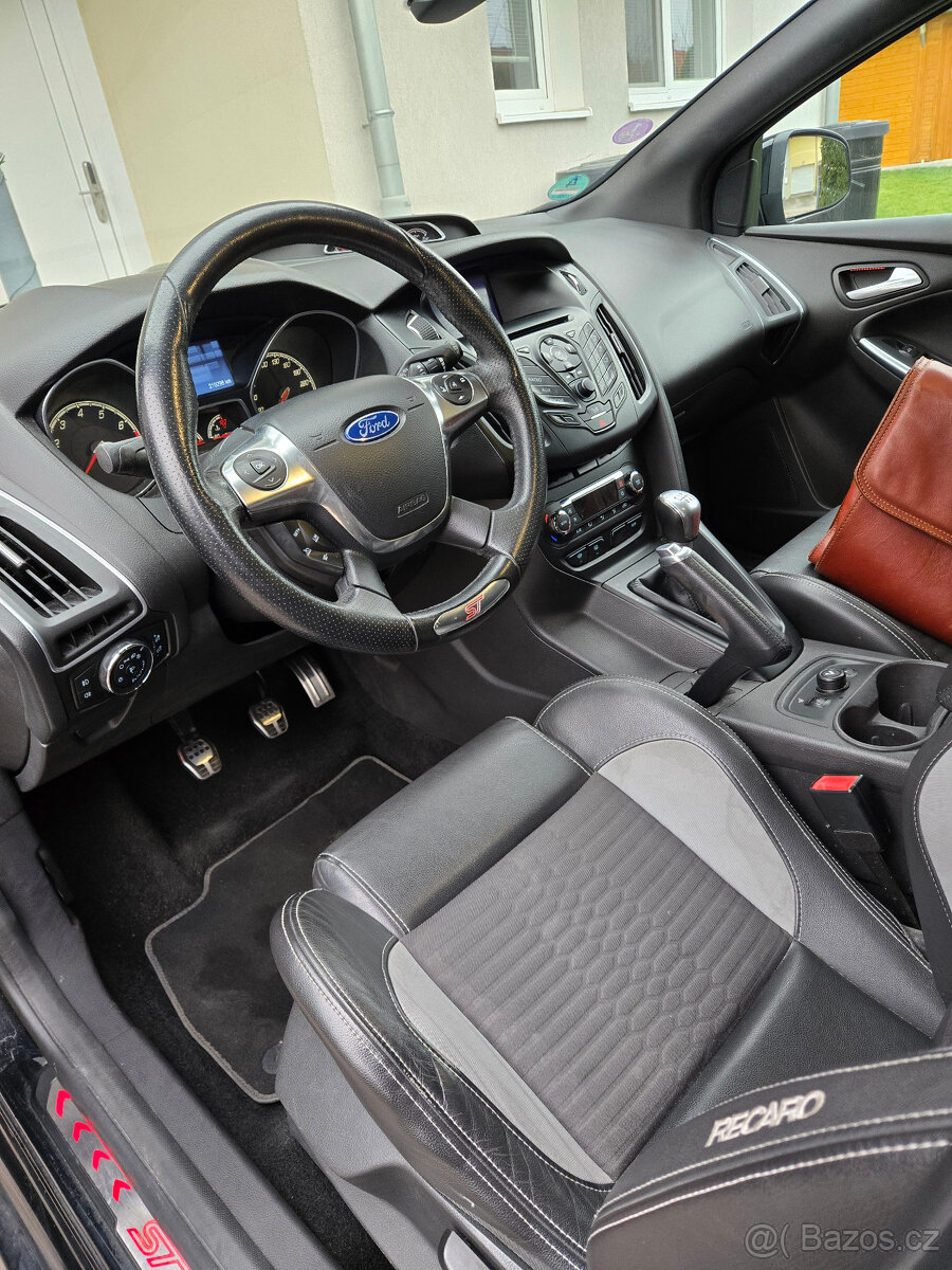 Ford Focus 2.0 EcoBoost ST, servis Ford, nová STK, SLEVA - 6