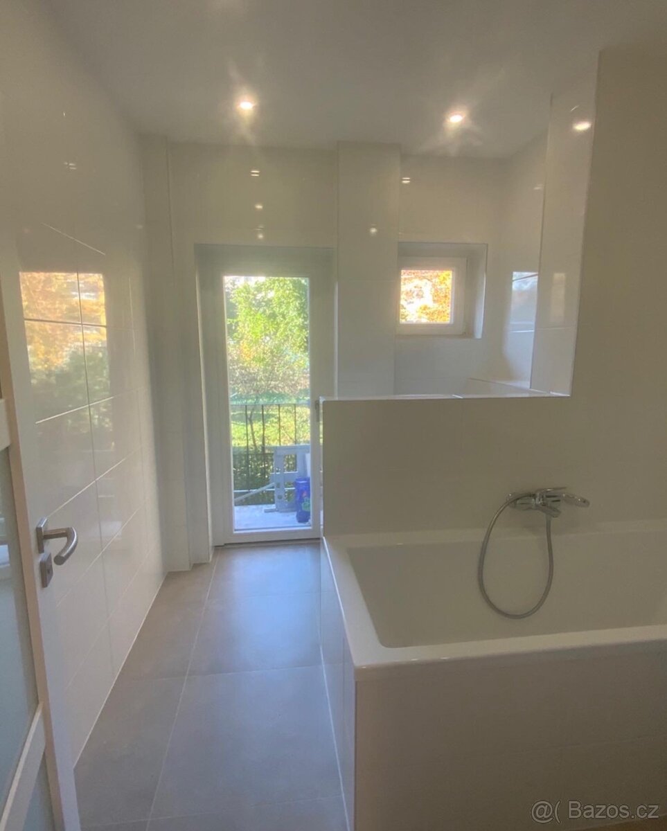STAVÍME A REKONSTRUUJEME BYTU A KOUPELNY, PLOTU, BAZÉNY - 6