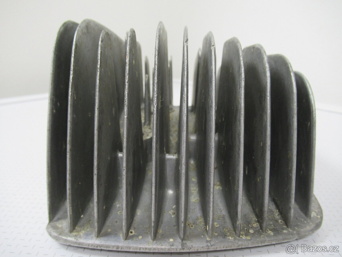 JAWA 250/623 UŘ Bizon - nová hlava (pravá) - 6