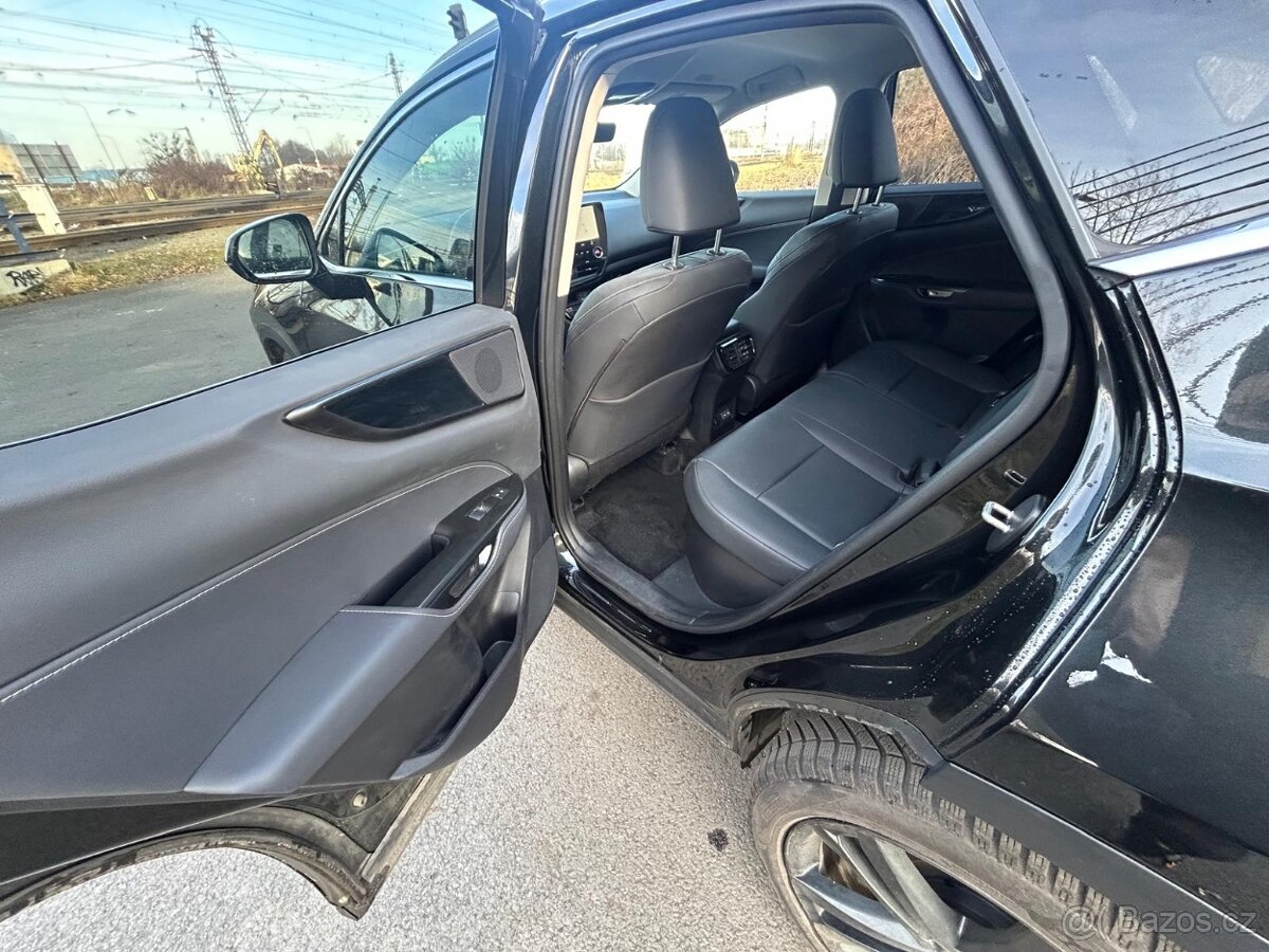 Lexus NX 450 + hybrid 2024. 11. měsíc - 6