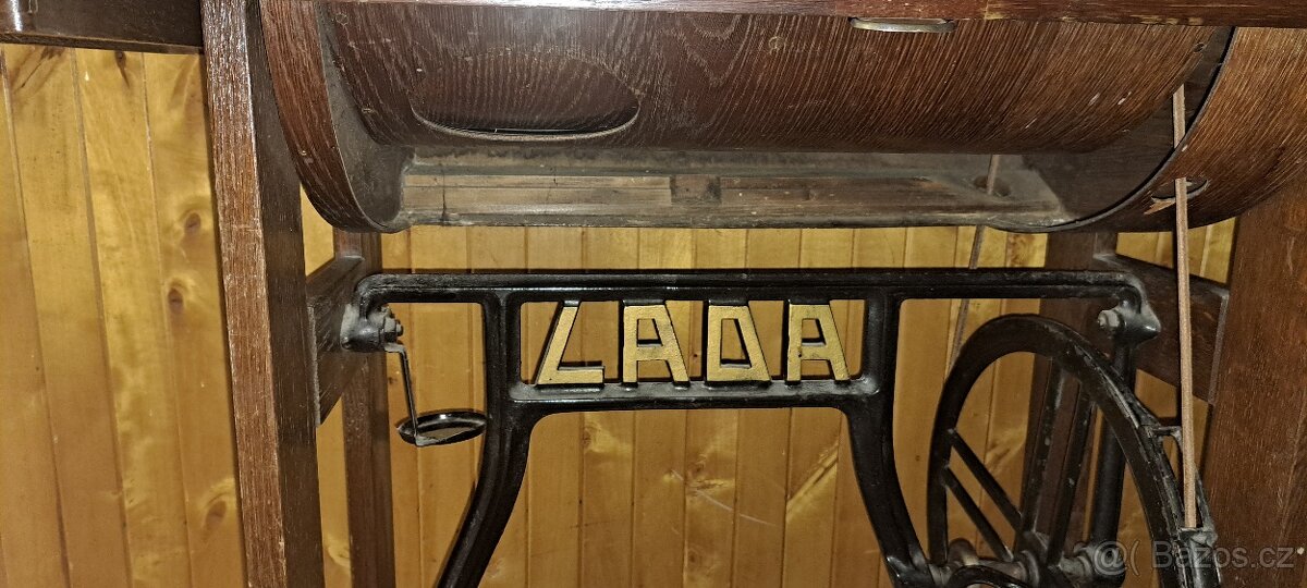 Šicí stroj Lada - 6