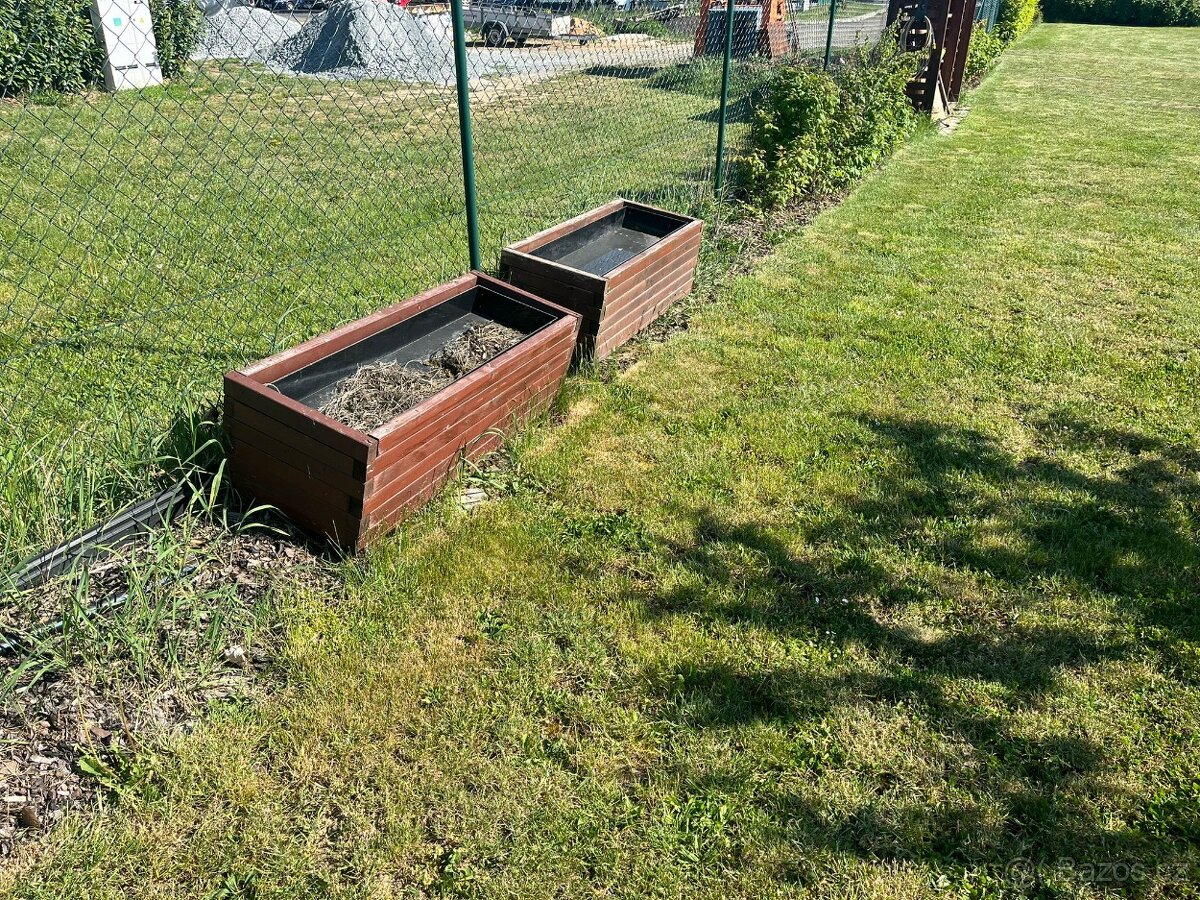 Truhlík dřevěný - 6