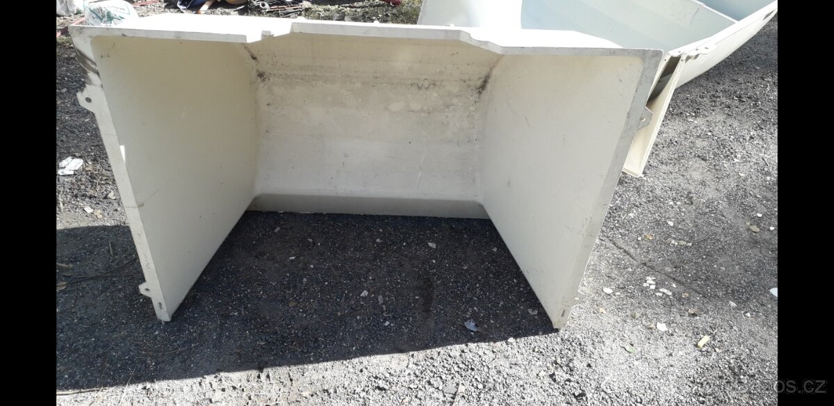 Proďám 2 x Sklepní světlík Wolfa anglický dvorek - 6