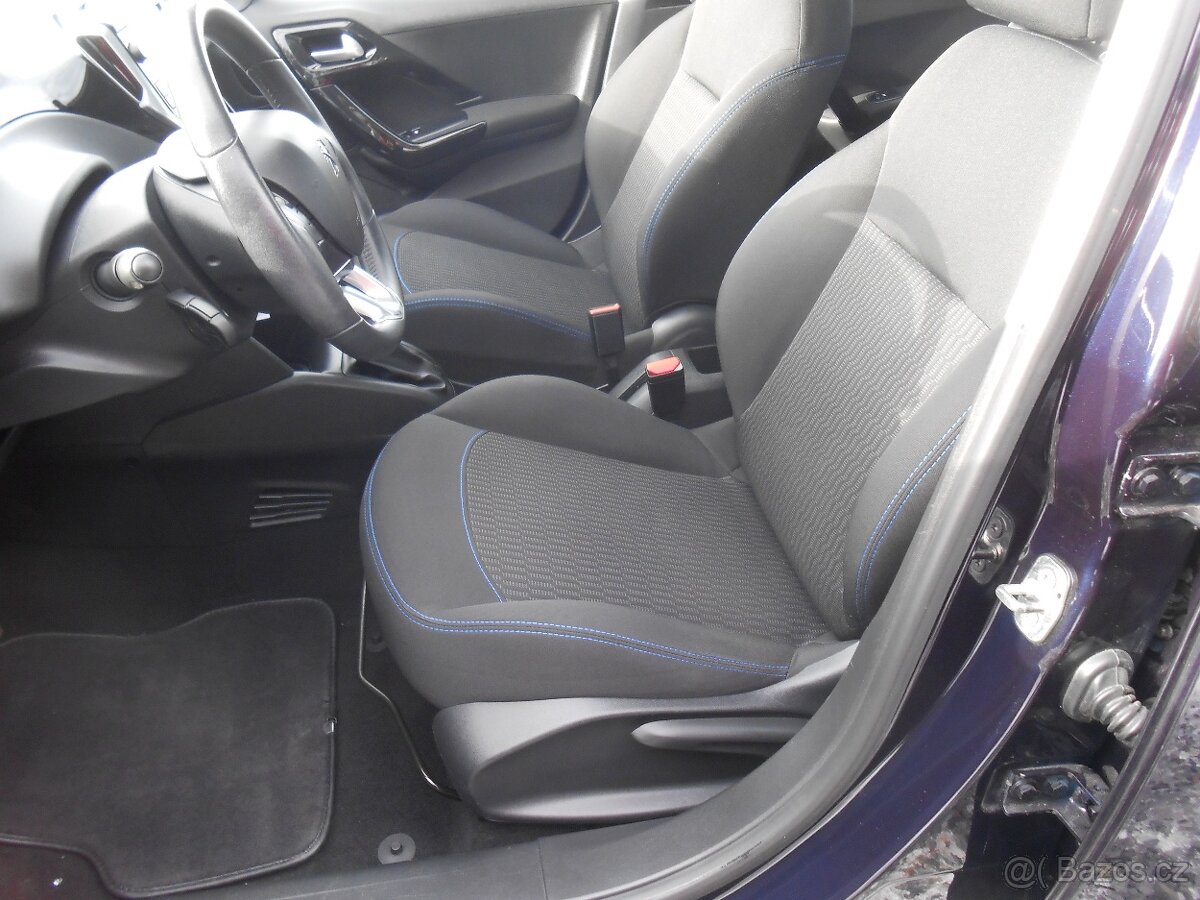 Peugeot 208, 1,2, navi, chrom, 87tkm, Led světla - 6