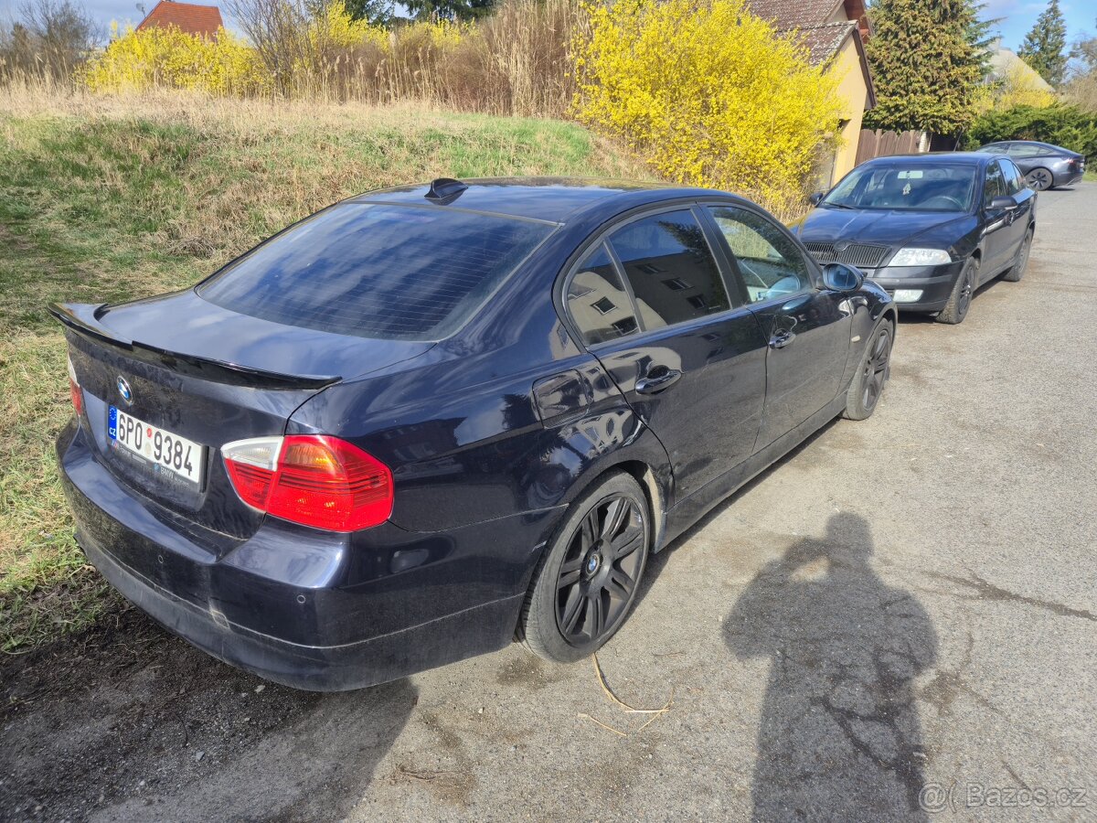 BMW E90 320i projekt/ swap - zachovalý interiér - 6