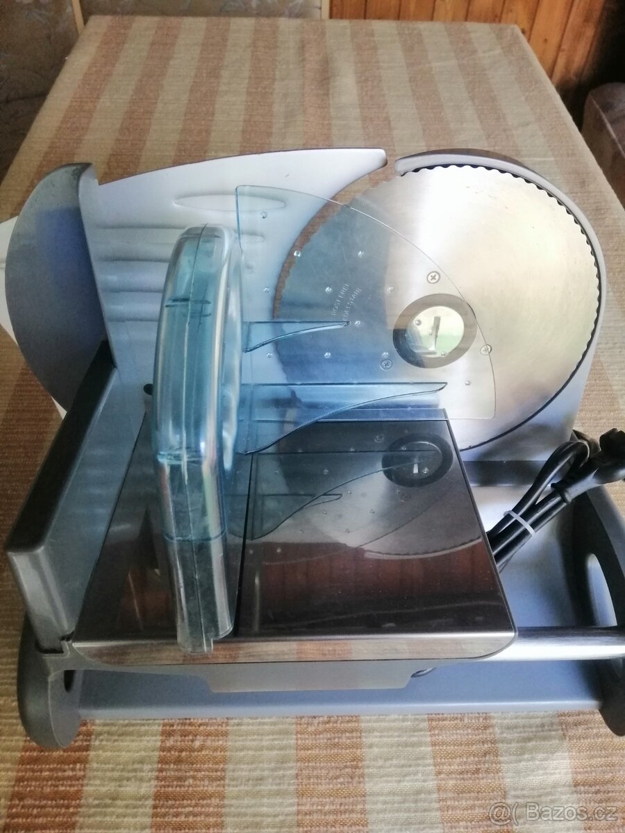 Kuchyňský elektrický kráječ - 6