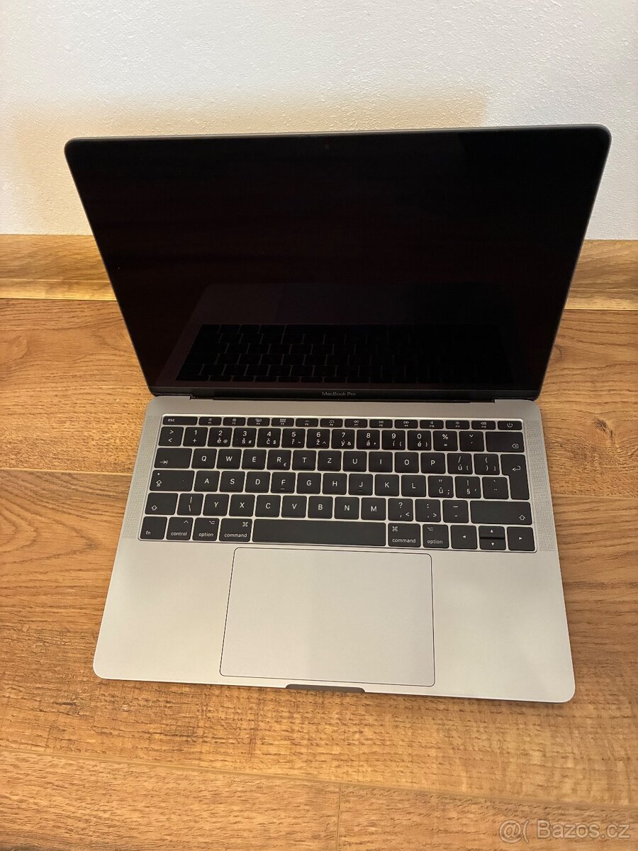 MacBook Pro (13palcový, 2017) - 6