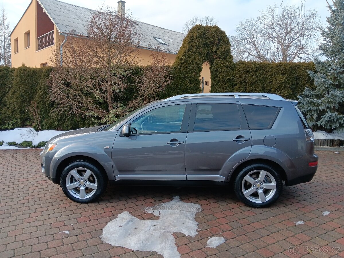 Mitsubishi Outlander, 2.2 DI-D 4x4 115Kw 7míst - 6