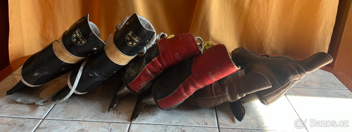 Retro brusle, Hokejky, Puky - 6