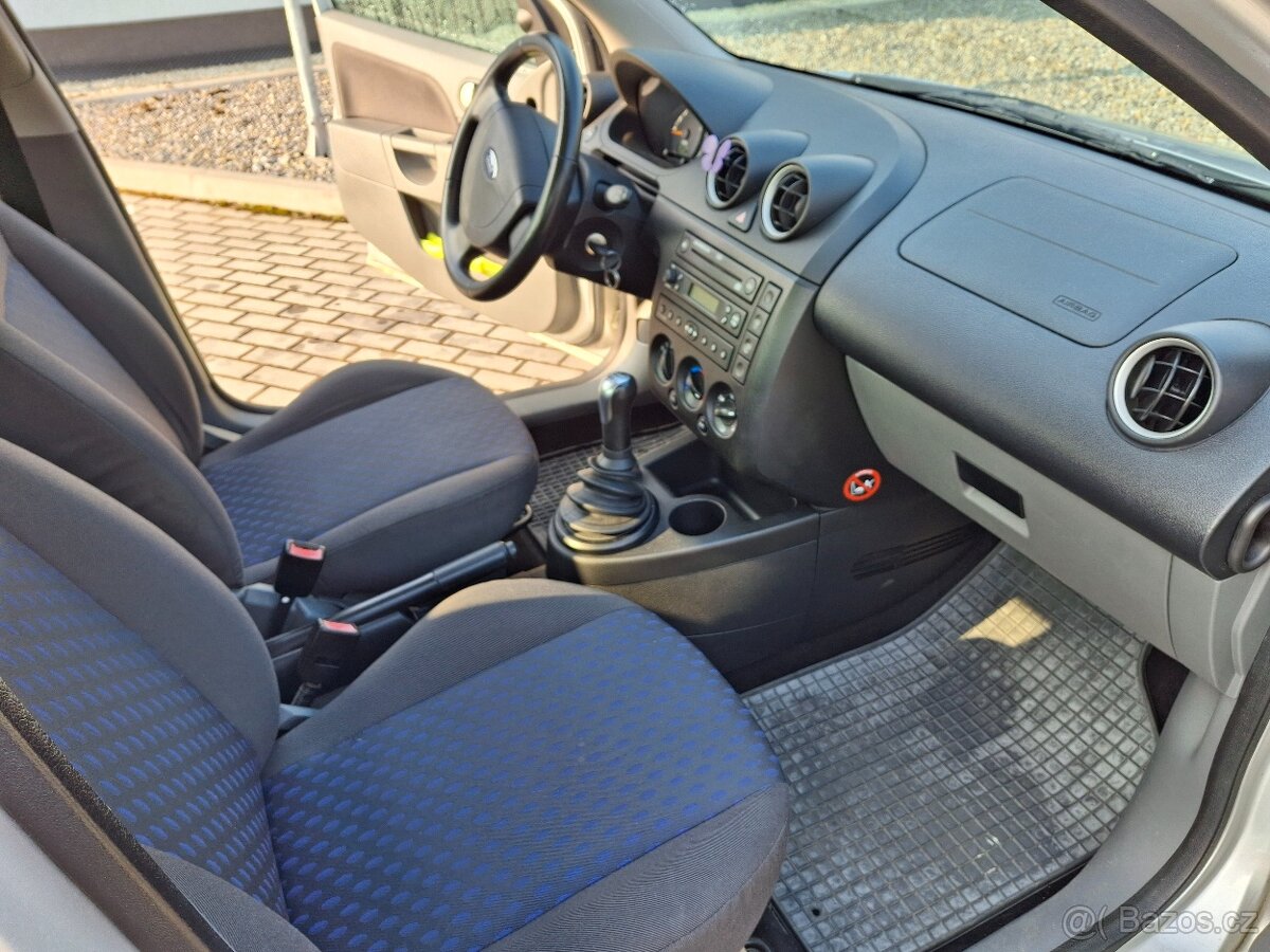 FORD FIESTA 1,4 - 6