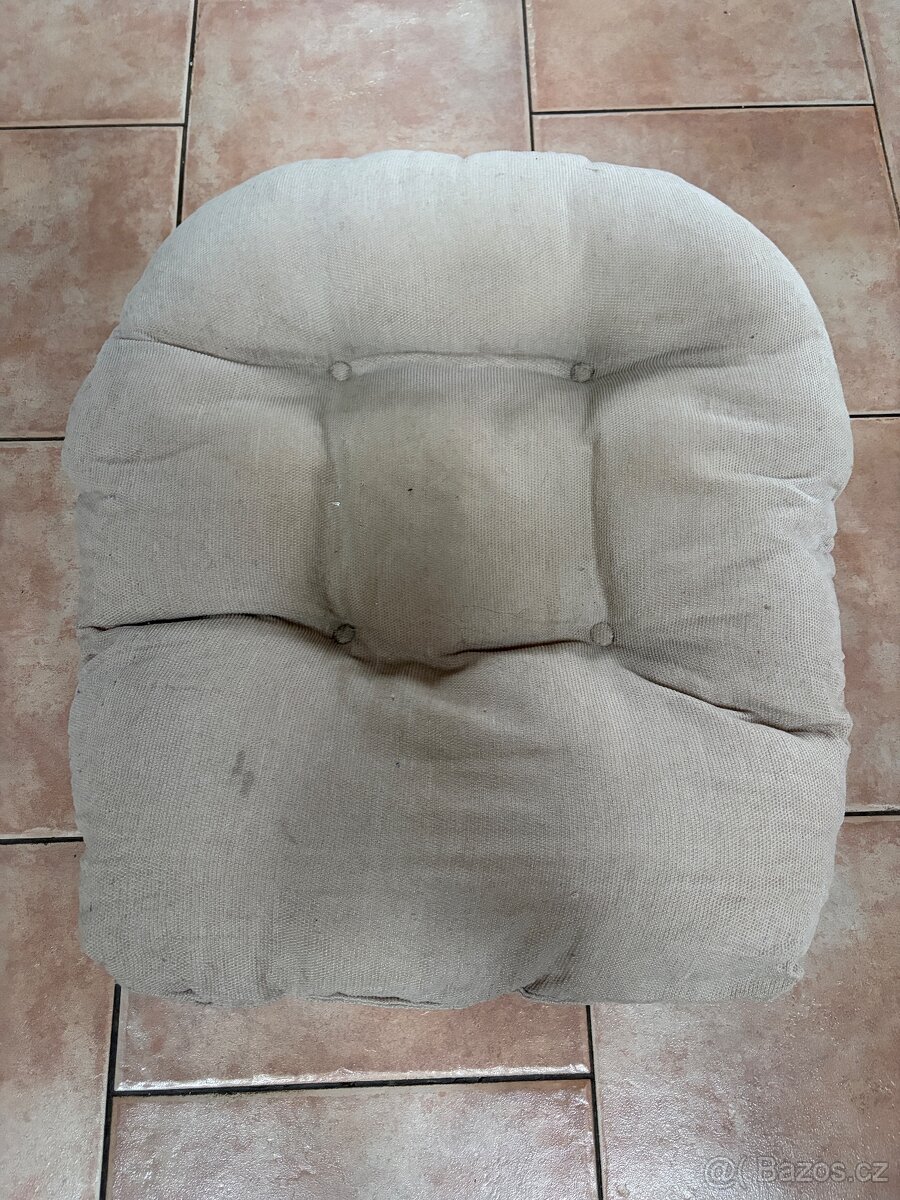 Houpací křeslo s podnožkou - 6