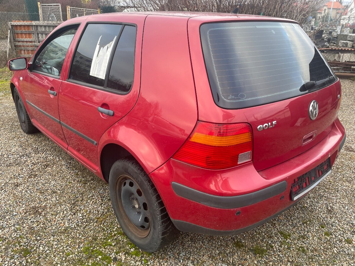 VW Golf IV,1,6i - 6